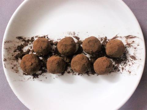 Chocolate truffles recipe step 7 photo