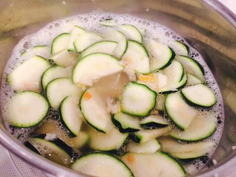 Canh bí ngòi xanh Nhật với tôm khô Việt nam recipe step 1 photo