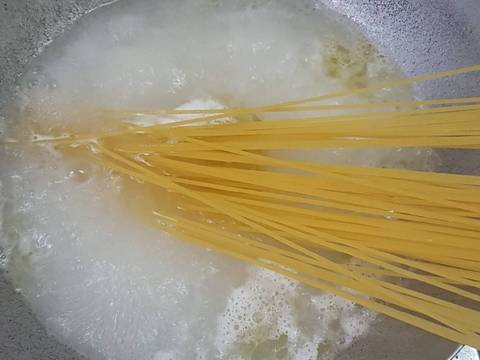 Ăn Chay Spaghetti(mỳ ý) sốt kem và khoai nghiền recipe step 3 photo