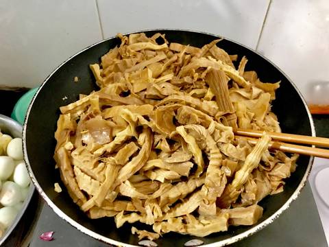Thịt kho măng recipe step 4 photo