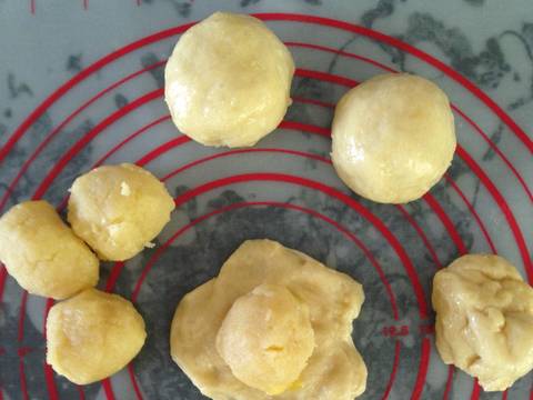 Sarawak Butter Buns recipe step 10 photo