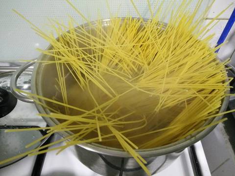 Spaghetti Bolognese (Mỳ Ý Sốt Thịt Bò Băm) recipe step 10 photo