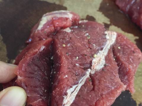 Thịt bò áp chảo sốt tiêu siêu dễ recipe step 3 photo