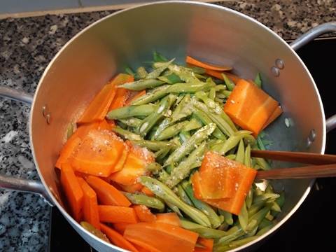 Đậu que xào cà rốt recipe step 2 photo