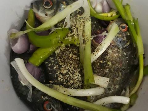 Cá diếc nấu rau răm recipe step 1 photo