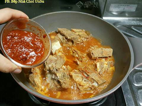 Xương Lợn Kho Cay 매운 돼지등뼈찜 recipe step 5 photo
