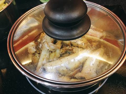 Cá cơm/cá phèn đỏ kho tiêu recipe step 5 photo