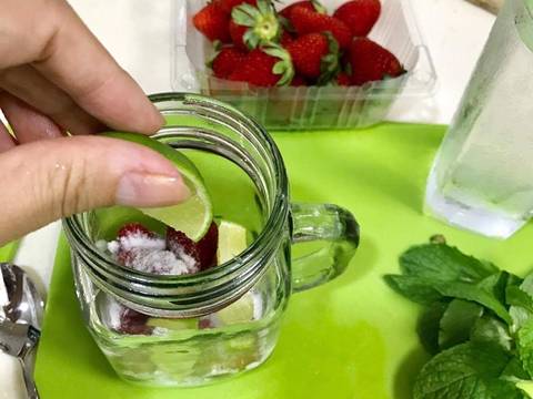 Strawberry 🍓 & Coconut Mojito Mocktail recipe step 4 photo