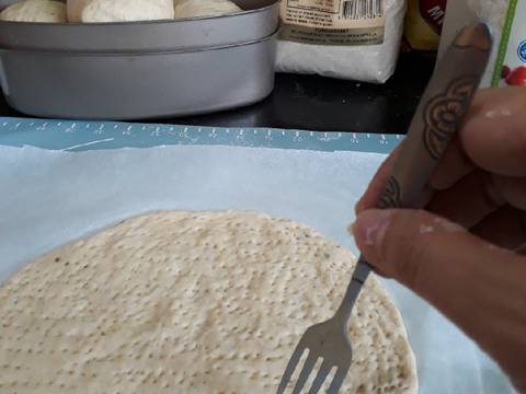 Đế bánh Pizza bột mì nguyên cám recipe step 3 photo