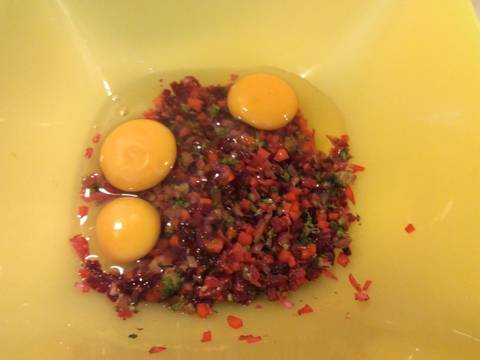 Trứng rán rau củ recipe step 4 photo