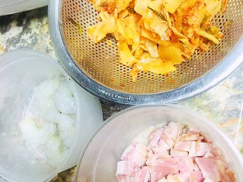 Cơm Chiên Kim Chi+Thịt Xông Khói+Tôm recipe step 1 photo