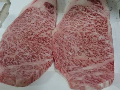 Bít tết thịt bò Kobe recipe step 1 photo