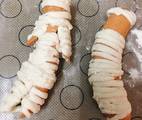 Hình ảnh bước 3 Crescent Mummy Dogs- Halloween