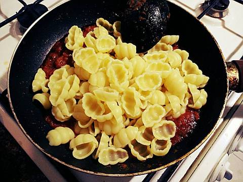 Mỳ Gnocchi với sốt cà chua và phomai recipe step 3 photo
