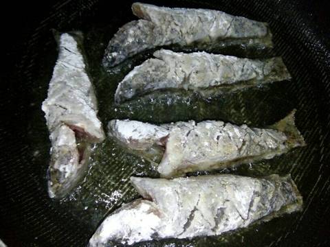 Cá bống chiên mắm tỏi recipe step 3 photo