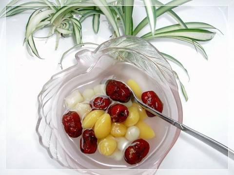Chè hạ nhiệt : bạch quả, hạt sen và táo tàu recipe step 3 photo