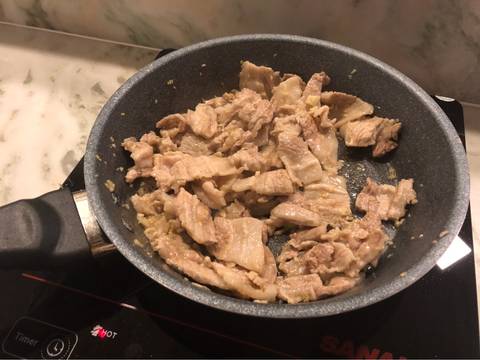 Thịt lợn xào kim chi recipe step 2 photo