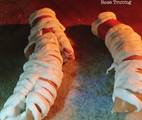 Hình ảnh bước 4 Crescent Mummy Dogs- Halloween