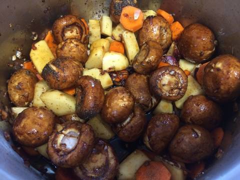 Nấm kho khoai tây cà rốt chay recipe step 4 photo