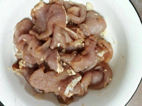 Thịt lợn tẩm bột chiên recipe step 2 photo