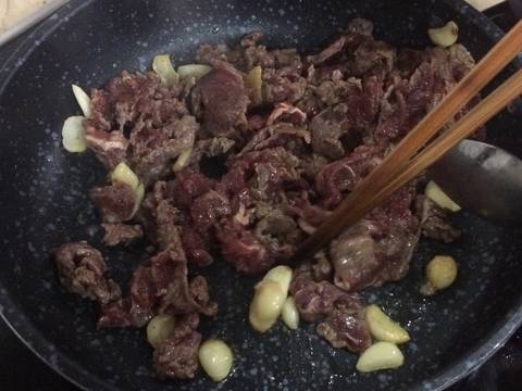 Cải ngồng xào hành tỏi thịt bò recipe step 2 photo