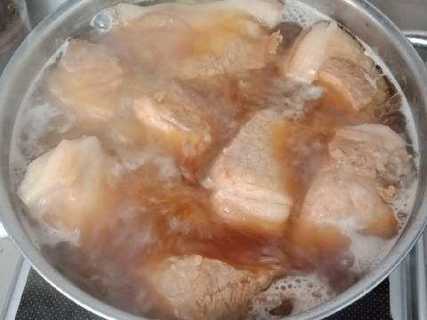 Thịt kho tàu kiểu miền Nam bước làm 2 hình