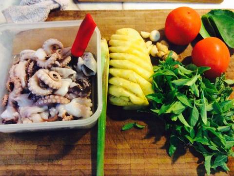 Bạch tuộc vươn vòi recipe step 1 photo