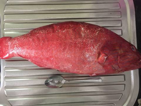 Cá mú đỏ quấn giấy bạc recipe step 1 photo