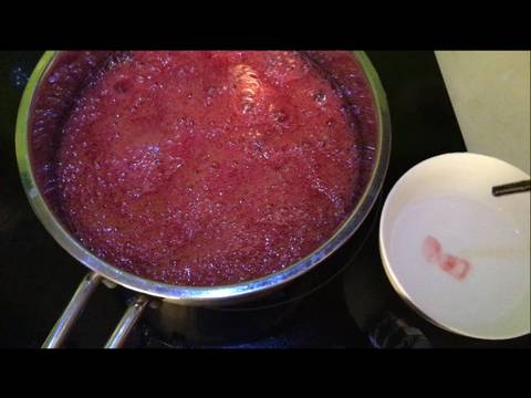 Xi-rô dâu tây (strawberry syrup) recipe step 4 photo