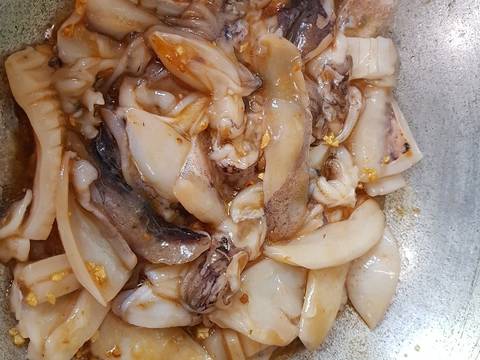 Stir Fried Squid and Vegetables (Mực xào rau củ ngon giòn) recipe step 4 photo