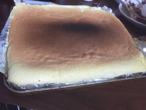 Bánh bông lan cuộn xốp mềm nhân hoa quả (roll sponge cake) recipe step 6 photo