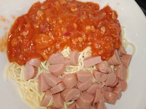 Mì spaghetti thịt bằm + xúc xích recipe step 4 photo
