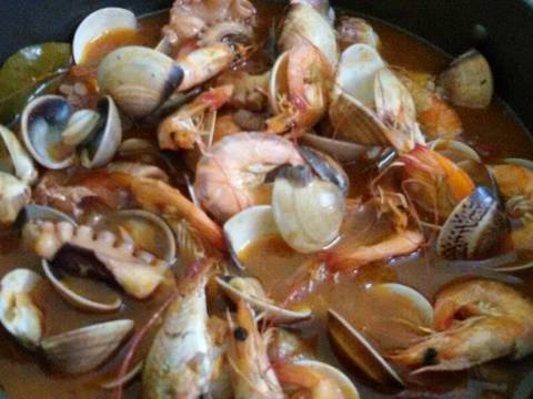 Cacciucco ( súp hải sản Ý) recipe step 3 photo