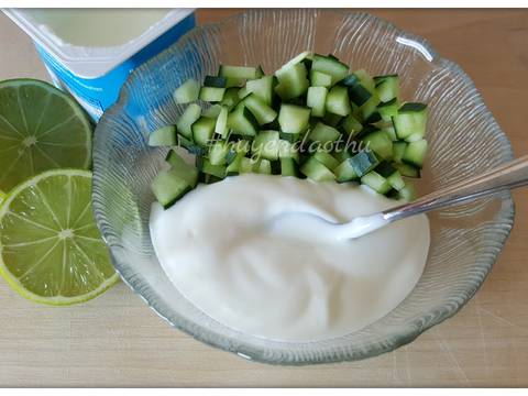 #cleaneating wraps với thịt heo, salad và sốt sữa chua dưa leo recipe step 3 photo