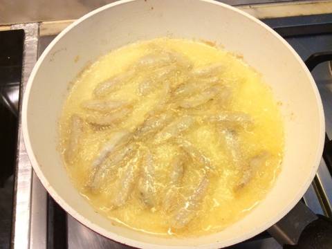 Cá cơm tươi chiên giòn recipe step 3 photo