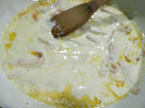 Mỳ trứng sốt kem với cá hồi xông khói recipe step 3 photo