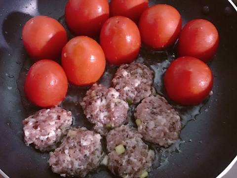 Thịt dồn cà chua sốt cà - bé cực thích recipe step 4 photo