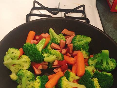 Bạch tuộc nâu, hiệp sĩ bông cải xanh và công chúa cà rốt recipe step 3 photo