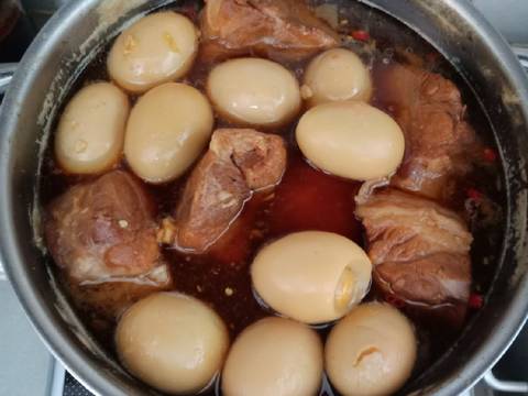 Thịt kho tàu kiểu miền Nam bước làm 3 hình