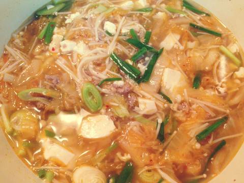 Canh kimchi nấm đậu recipe step 7 photo