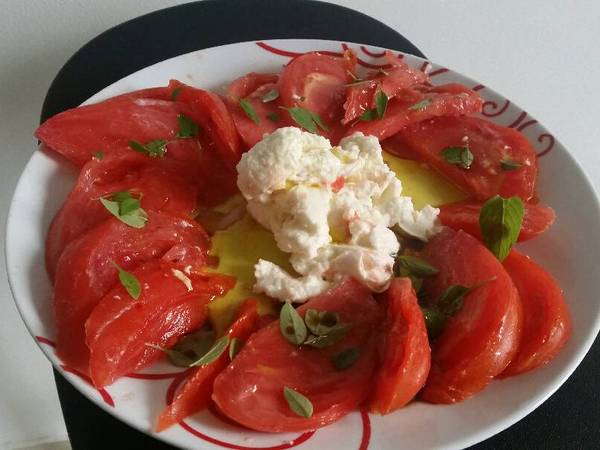 Salade tomate mozza basilic