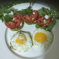 بيض مقلي عيون 🍳