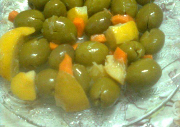 زيتون أخضر متبل Photo