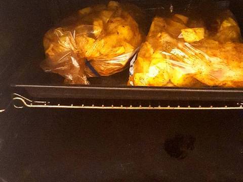 افخاد دجاج مطبوخة بأكياس الفرن مع أرز بسمتي..ولا أشهى recipe step 4 photo