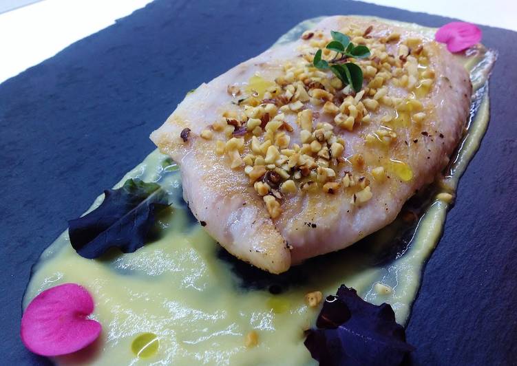 Ricetta Filetto Di Pesce Persico Su Crema Di Acciughe E Porro E