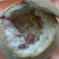 Reggeli tojásos-baconos zsemle