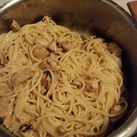 Fokhagymás-csirkés spagetti