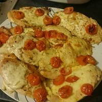 Mozzarellás paradicsomos (caprese) csirkemell