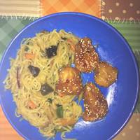 Zöldséges kínai tészta (chow mein)