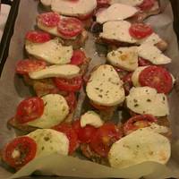 Mozzarellás paradicsomos (caprese) csirkemell